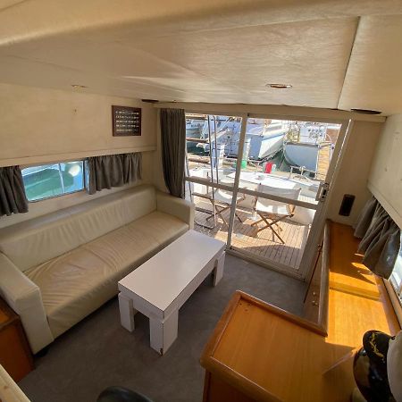 - Divali - Duerme En Un Confortable Yate En Barcelona Otel Sant Adria de Besos Dış mekan fotoğraf