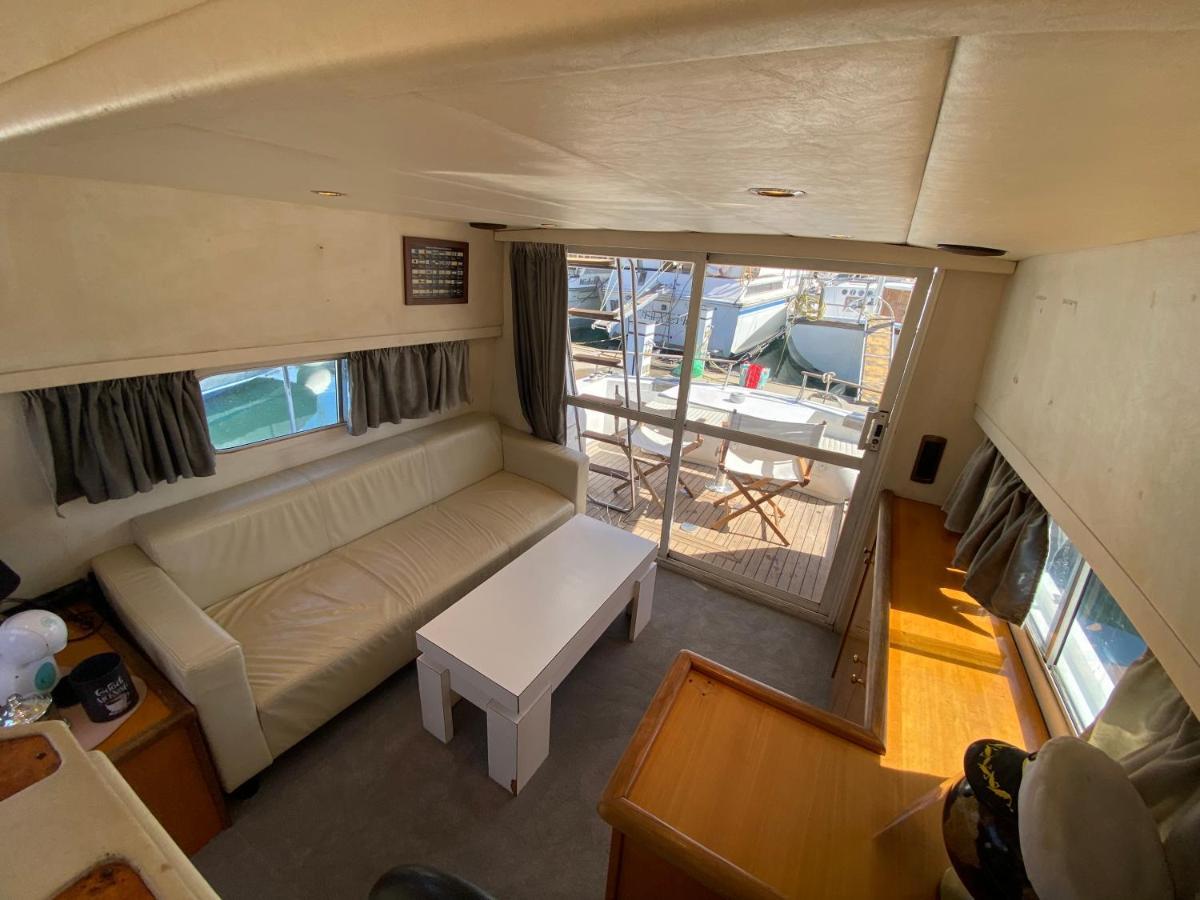 - Divali - Duerme En Un Confortable Yate En Barcelona Otel Sant Adria de Besos Dış mekan fotoğraf